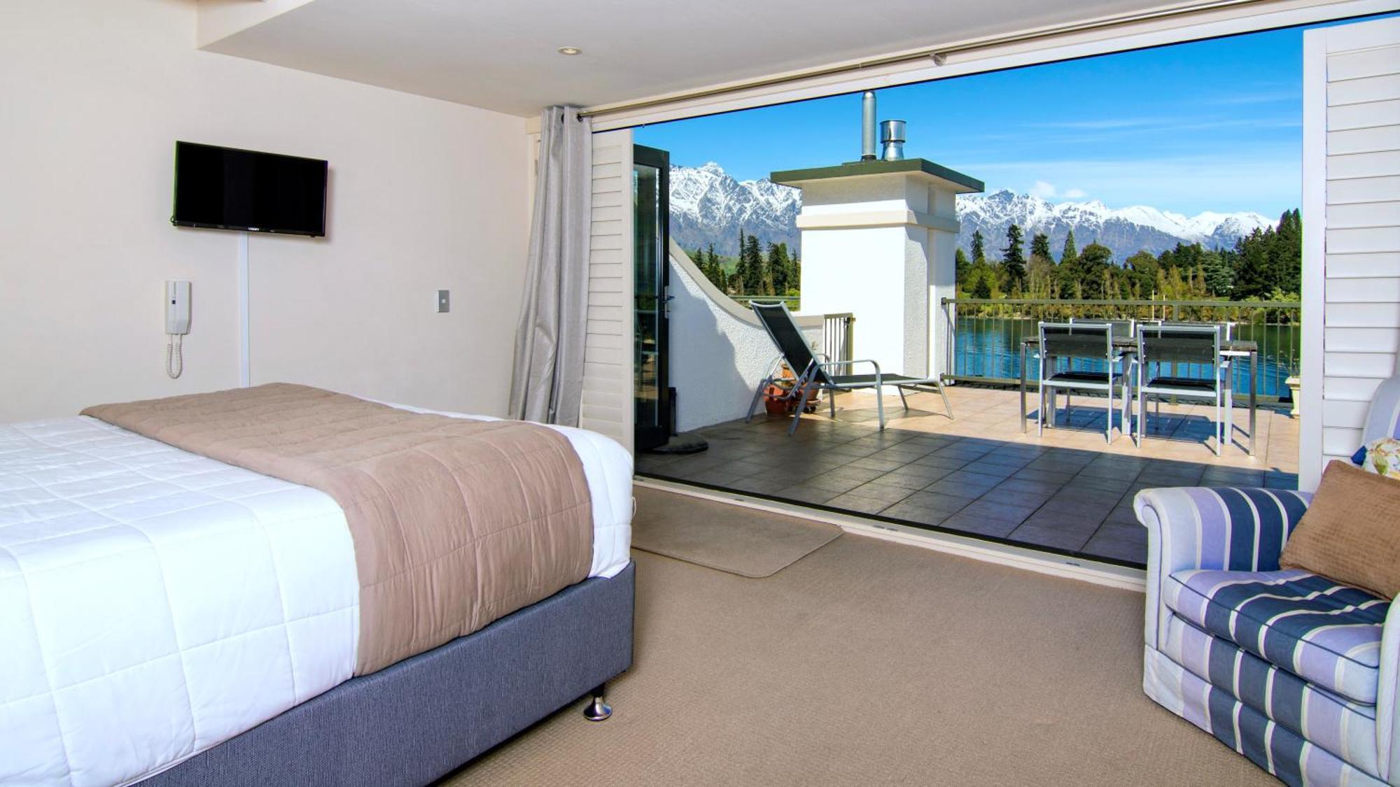 The Waterfront 4* Queenstown