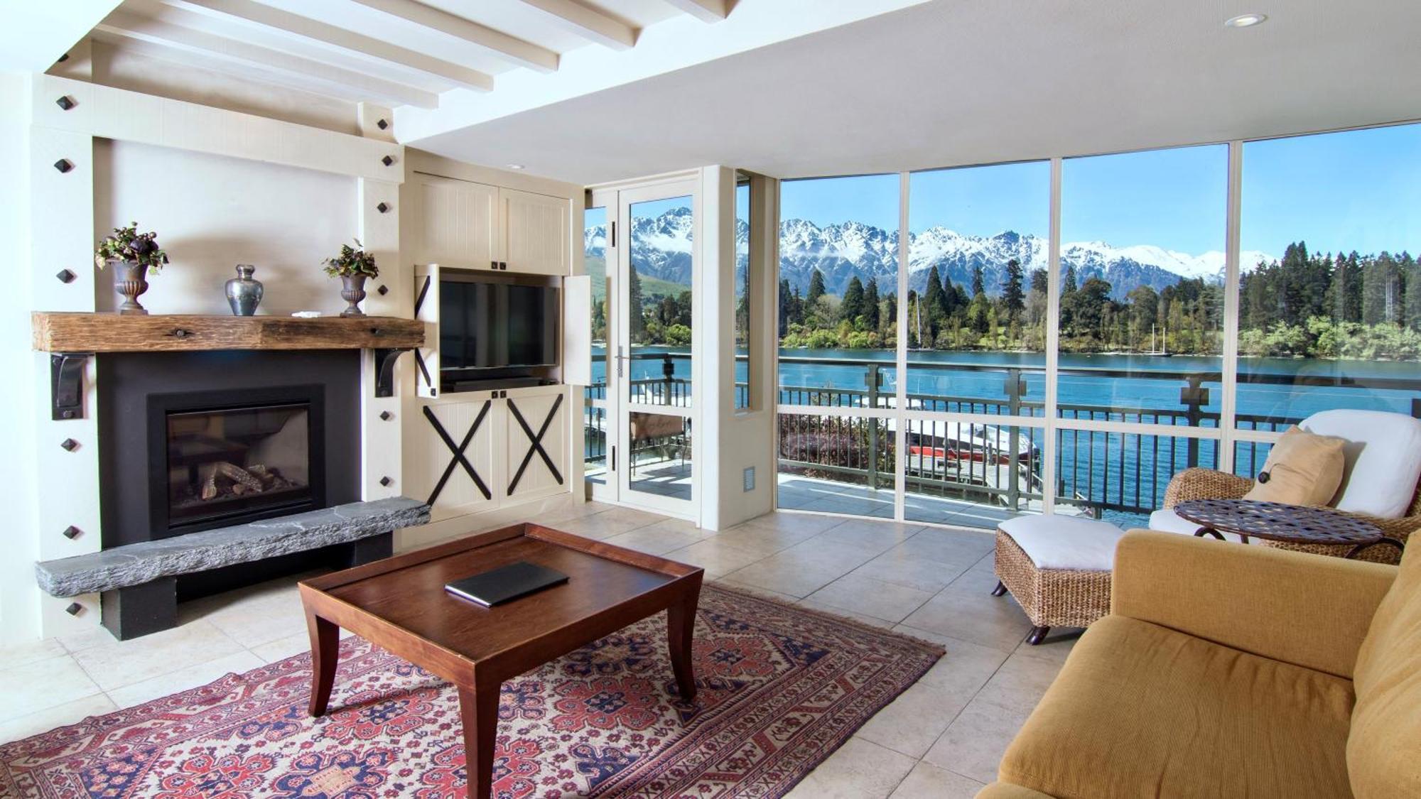 The Waterfront 4*