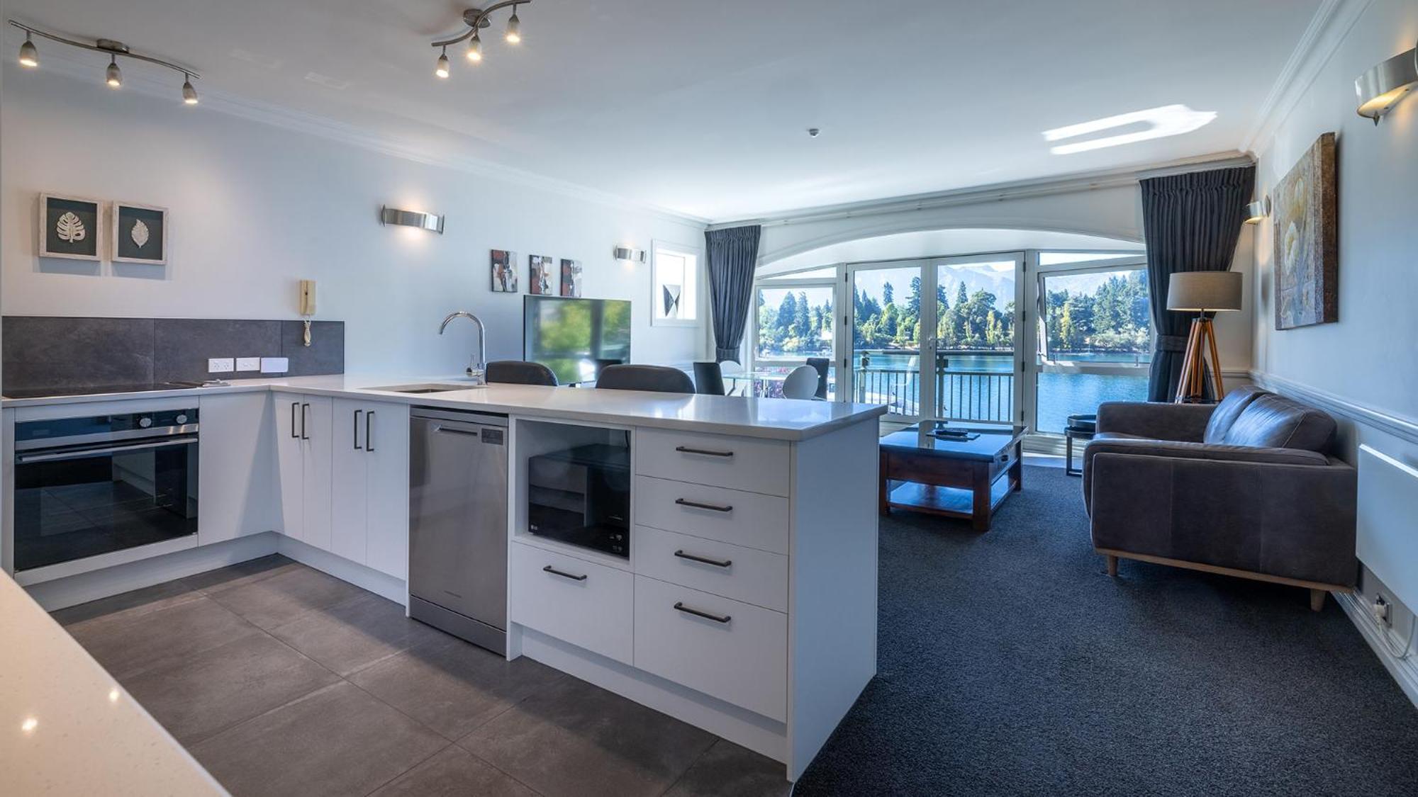 The Waterfront Aparthotel 4*